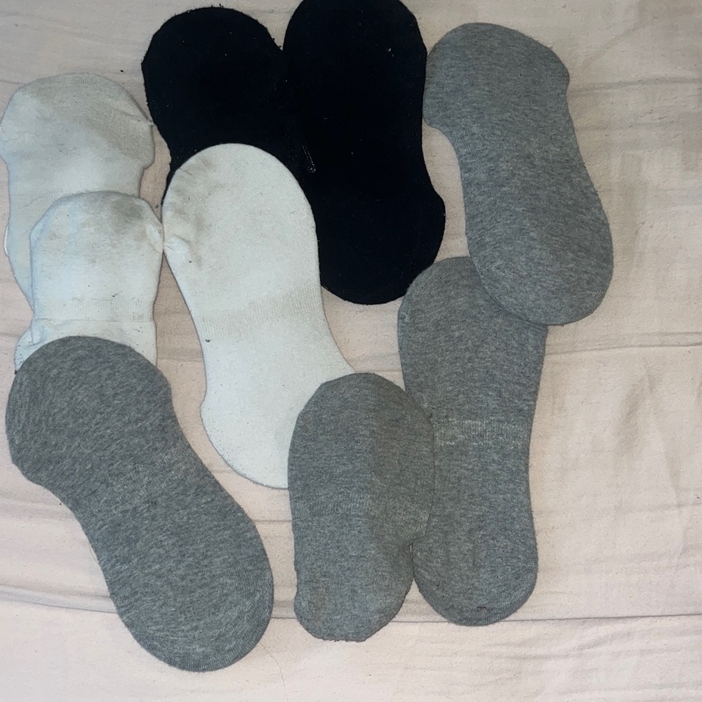 Pack of 9 women’s no show thin ankle socks with no slip grip size 8- 10